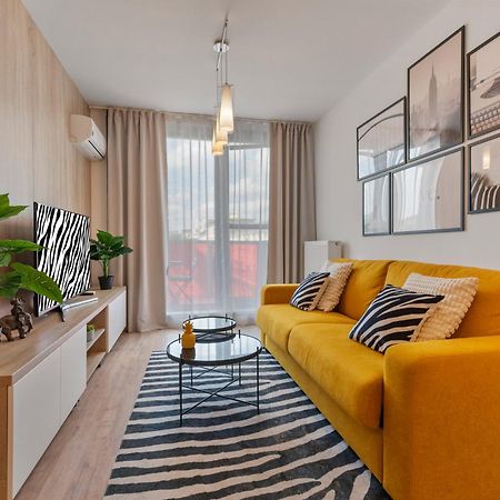 Lam Safari - Balcony - Ac - Free Parking Lägenhet Bratislava Exteriör bild