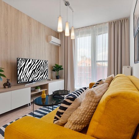 Lam Safari - Balcony - Ac - Free Parking Lägenhet Bratislava Exteriör bild