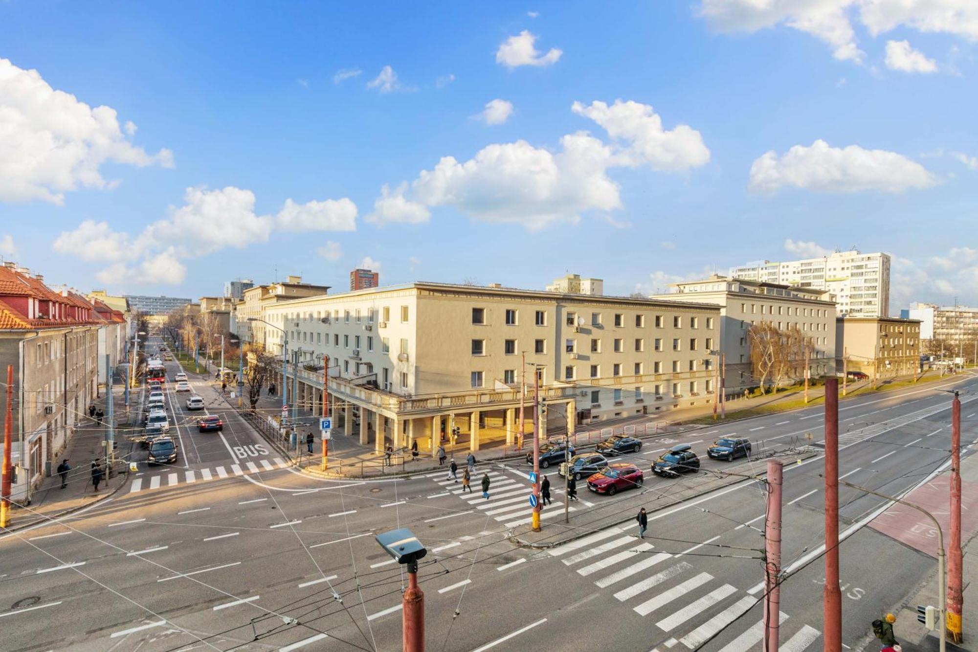 Lam Safari - Balcony - Ac - Free Parking Lägenhet Bratislava Exteriör bild